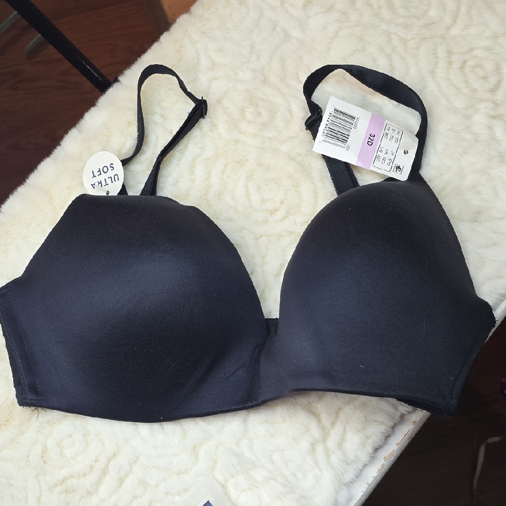 B. Tempted Black Lace Back Padded Bra No Wire 32D